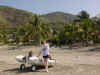 Bill Bergsten on the beach at San Juan de Lima (64K)