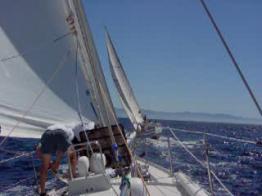 Video - Preparing to round windward mark